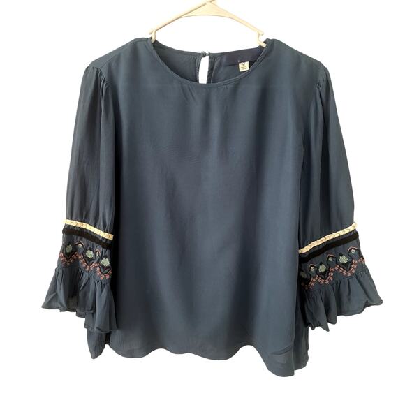 Francesca's Blue Rain Boho Embroidered Bell Sleeve Top Sz M - Picture 1 of 6